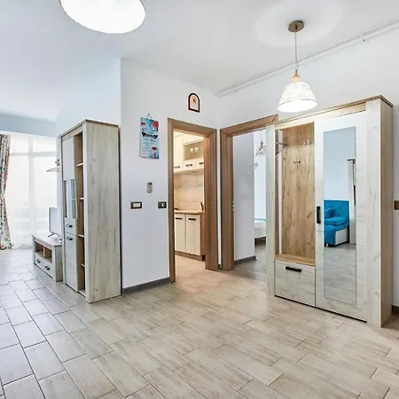 Sea View By Alz Aparthotel 3*