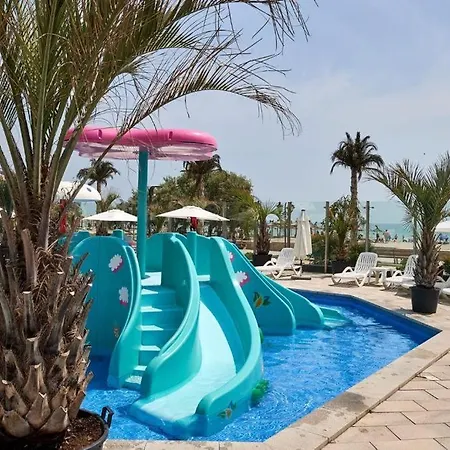 Sea View By Alz Apartahotel 3*